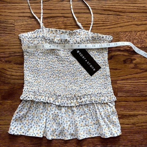 NWT Ditsy Floral Smocked Top - Small - Picture 7 of 8